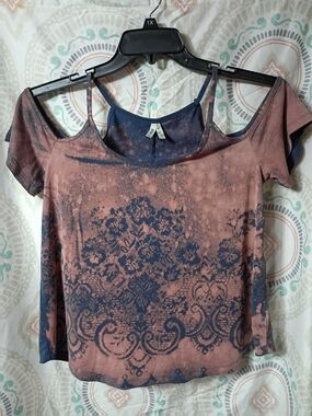 Mudd Rose Brown and Navy Lace-Print Cold Shoulder Top